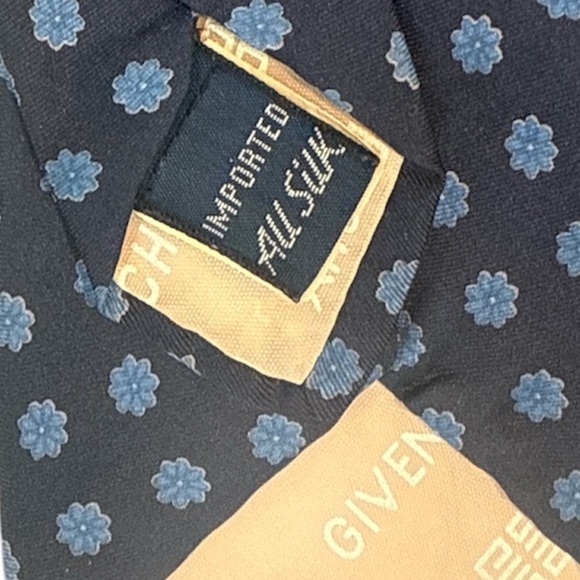 Givenchy Gentlemen Paris‎ 100% silk tie navy Geometric designer - Picture 8 of 8